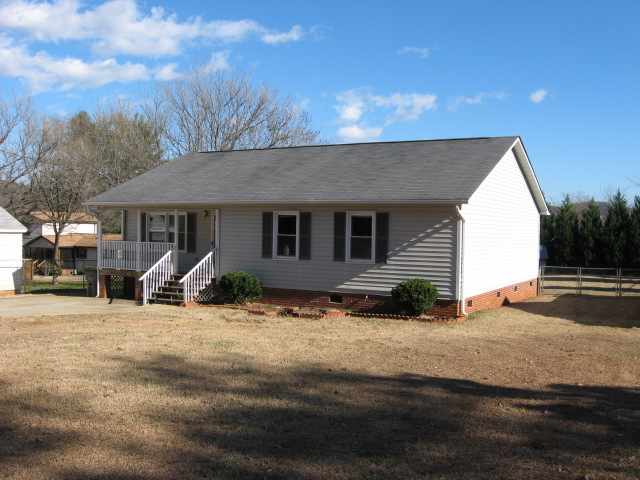134 Rasor Drive Greenville, SC 29617 - Photo 4 of 13 Gallery Image 4