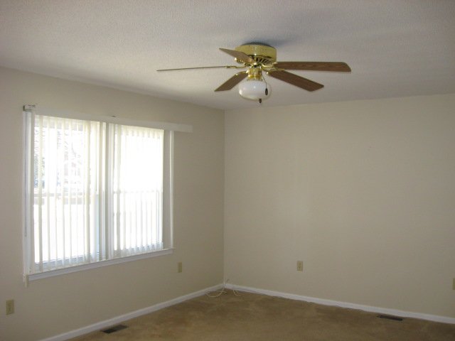 134 Rasor Drive Greenville, SC 29617 - Photo 5 of 13 Gallery Image 5