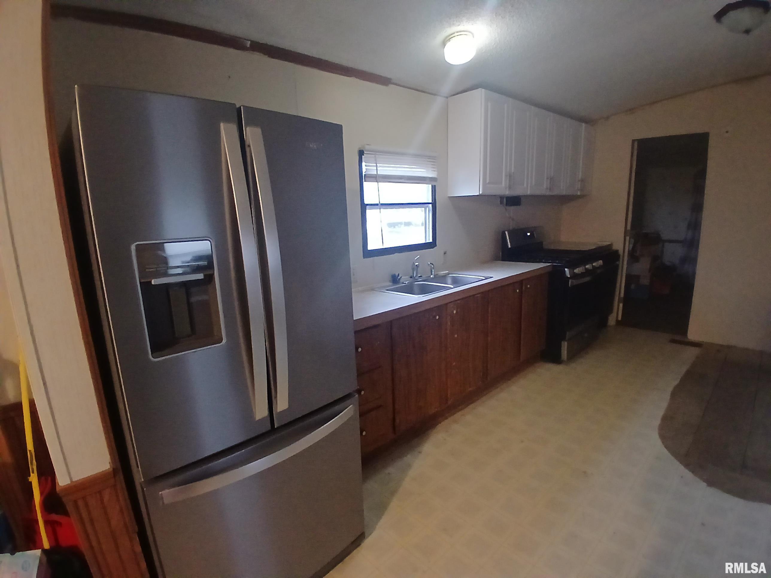 520 Dewey Street Eldorado, IL 62930 - Photo 6 of 24