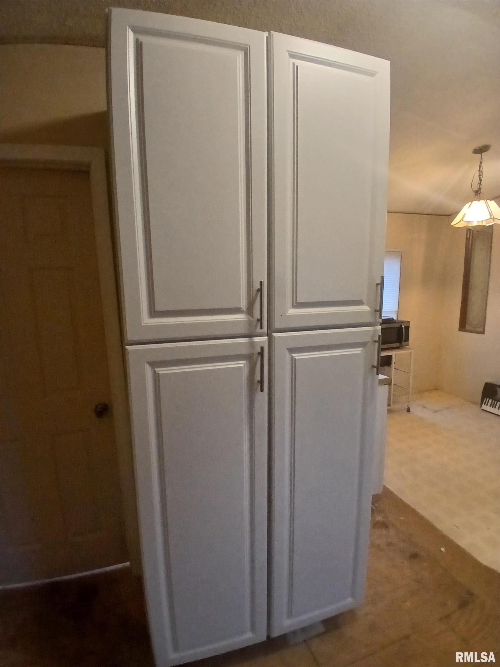 520 Dewey Street Eldorado, IL 62930 - Photo 8 of 24