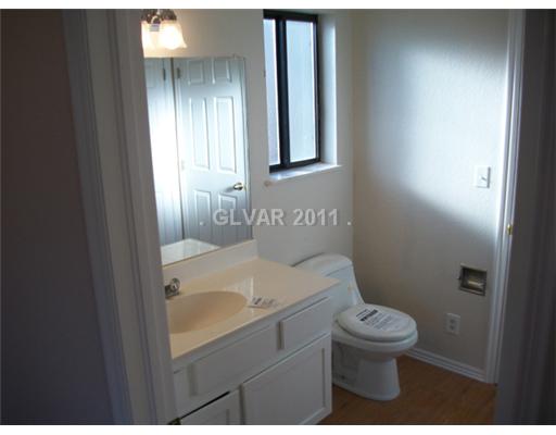 740 A Caliente, NV 89008 - Photo 11 of 18 Master Bath/Spa.