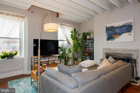 $390,000 | 1804 Green Street, Unit 3, Philadelphia, PA 19130