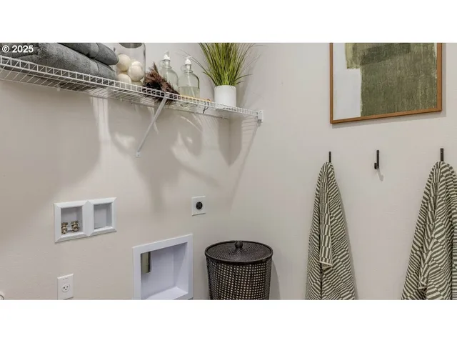 $389,995 | 6192 Southeast 15th Street, Gresham, OR 97080