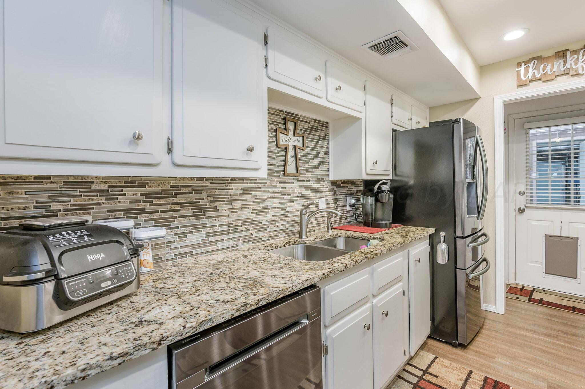 7004 Hurst Street Amarillo, TX 79109 - Photo 6 of 18 Kitchen-2