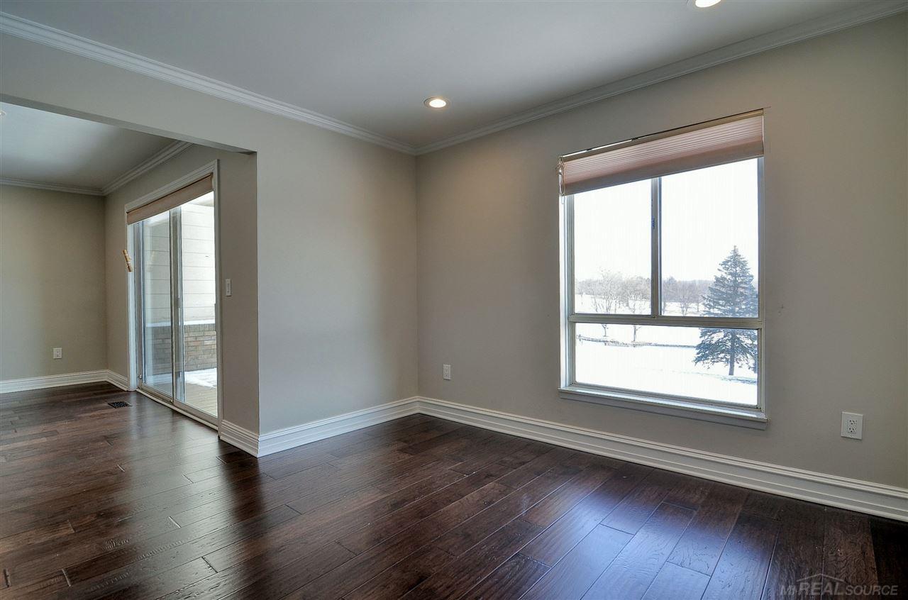 992 Golfview Court Rochester, MI 48307 - Photo 8 of 30 50006117-7.JPG