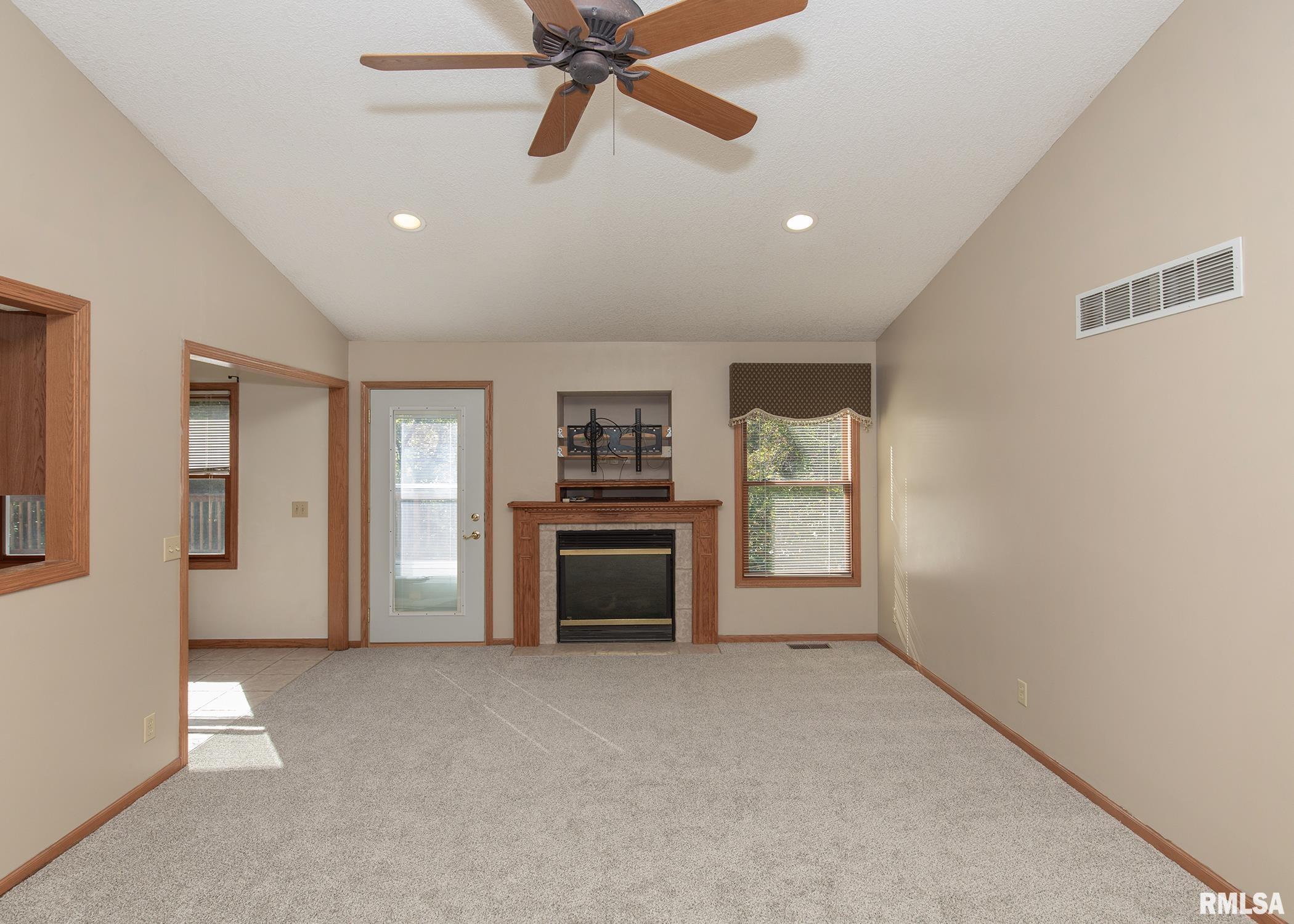 19 Hickory Hills Road Geneseo, IL 61254 - Photo 3 of 41 Gallery Image 3