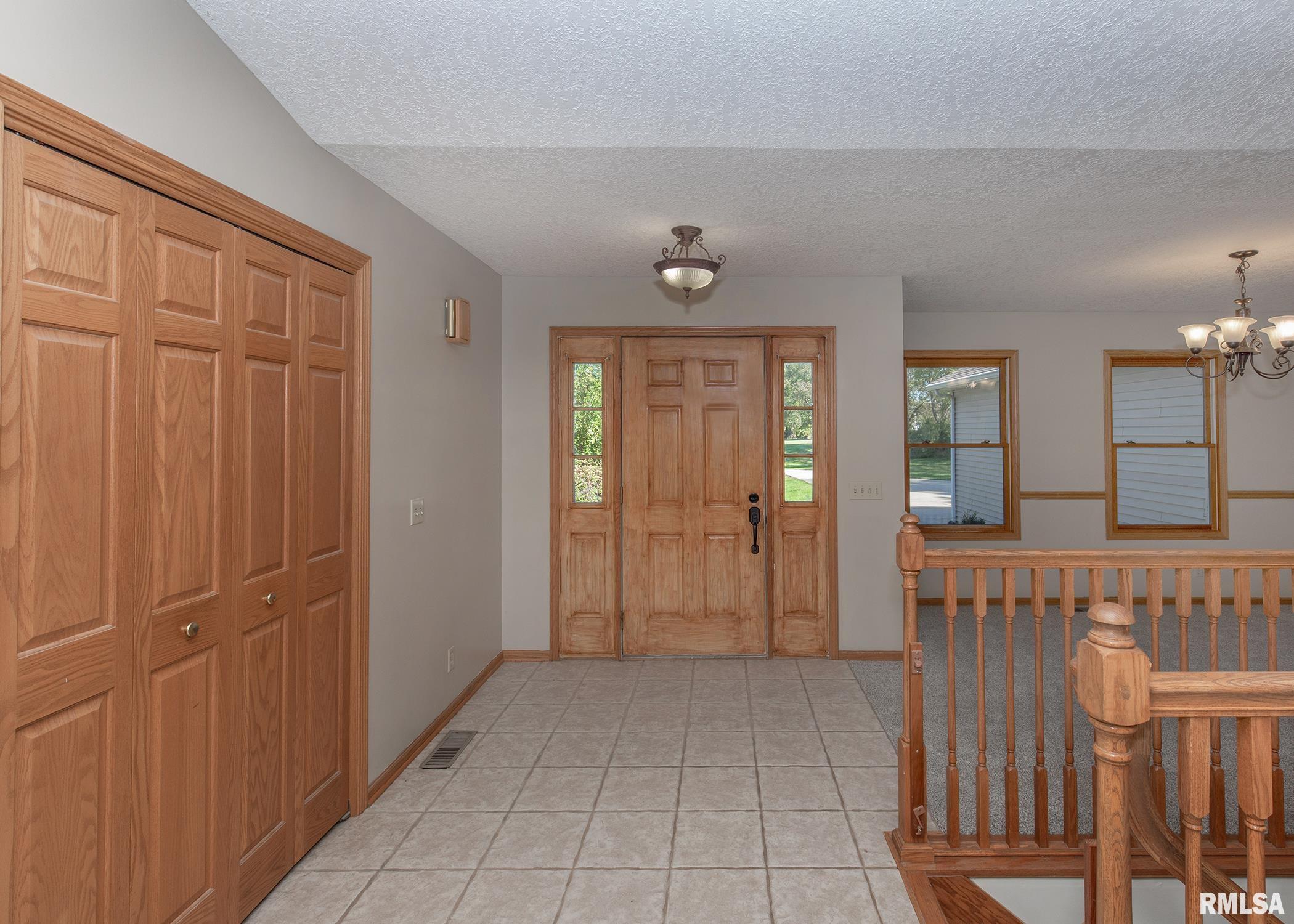 19 Hickory Hills Road Geneseo, IL 61254 - Photo 5 of 41 Gallery Image 5