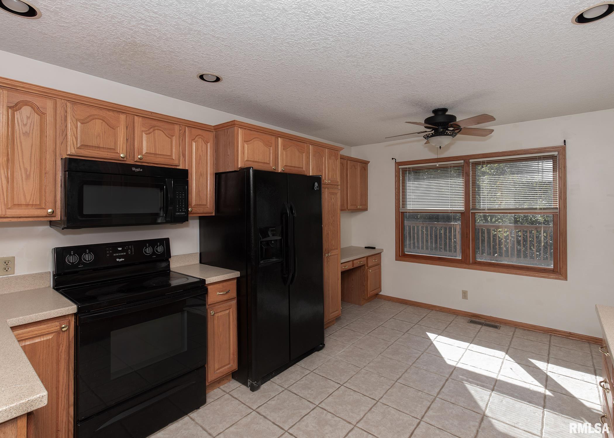 19 Hickory Hills Road Geneseo, IL 61254 - Photo 7 of 41 Gallery Image 7