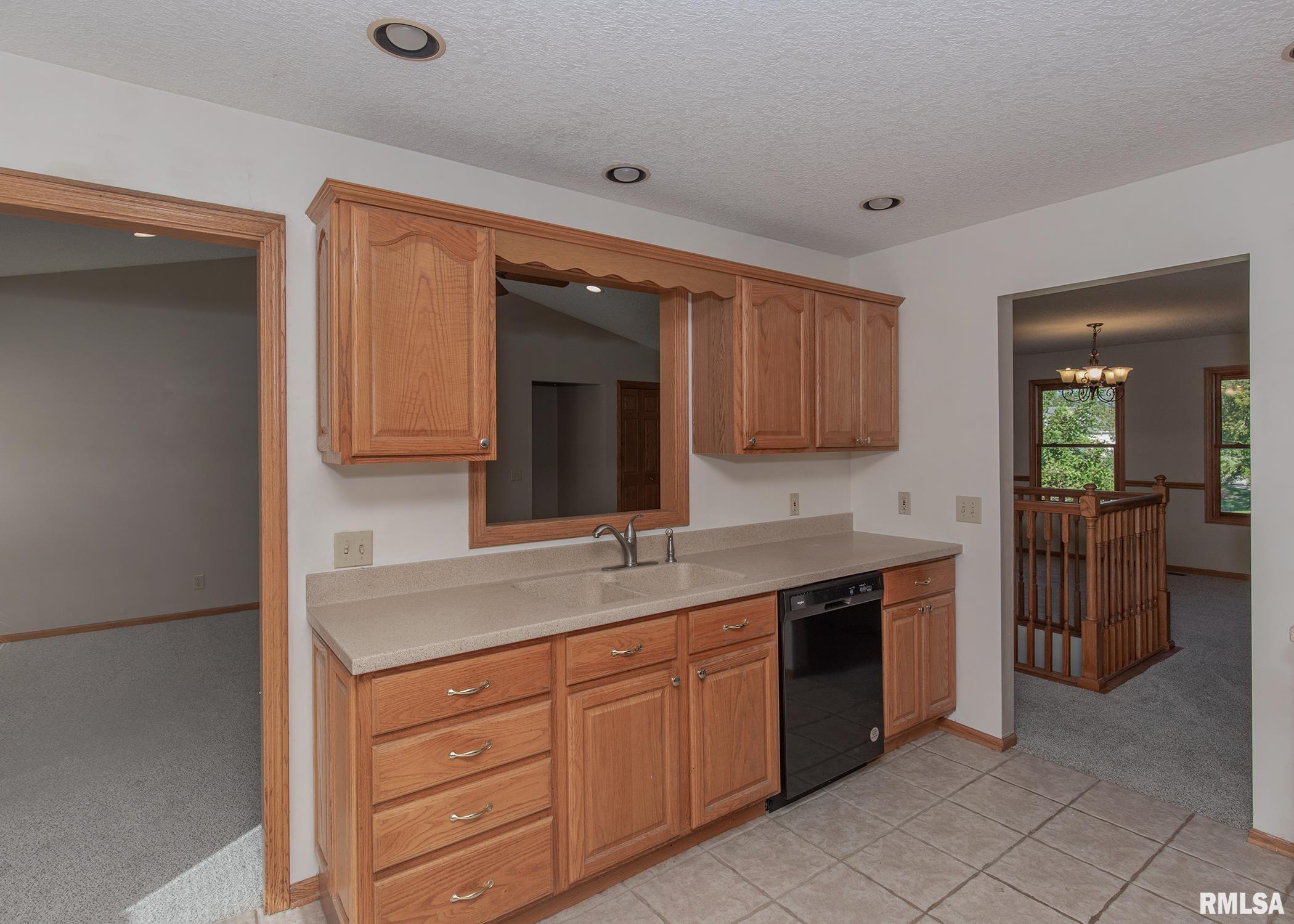 19 Hickory Hills Road Geneseo, IL 61254 - Photo 8 of 41 Gallery Image 8