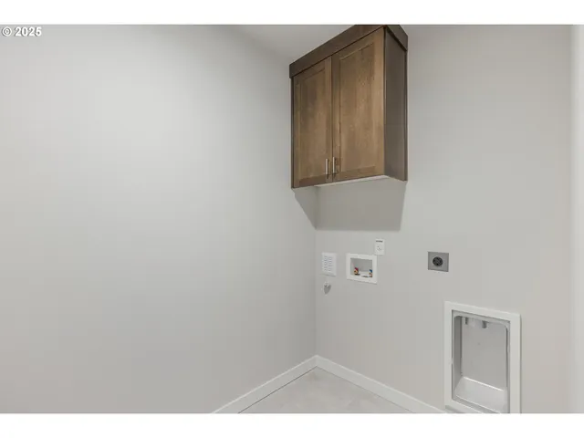 a picture of door of a house