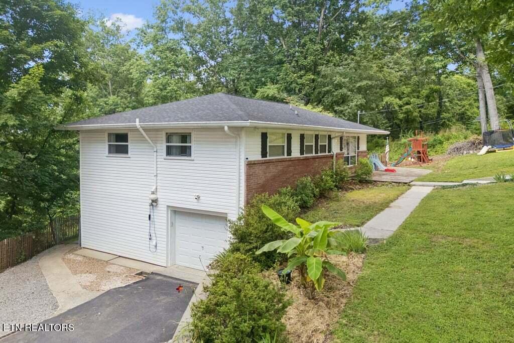 103 Morgan Road Oak Ridge, TN 37830 - Photo 6 of 54 42-103 Morgan Rd - 042