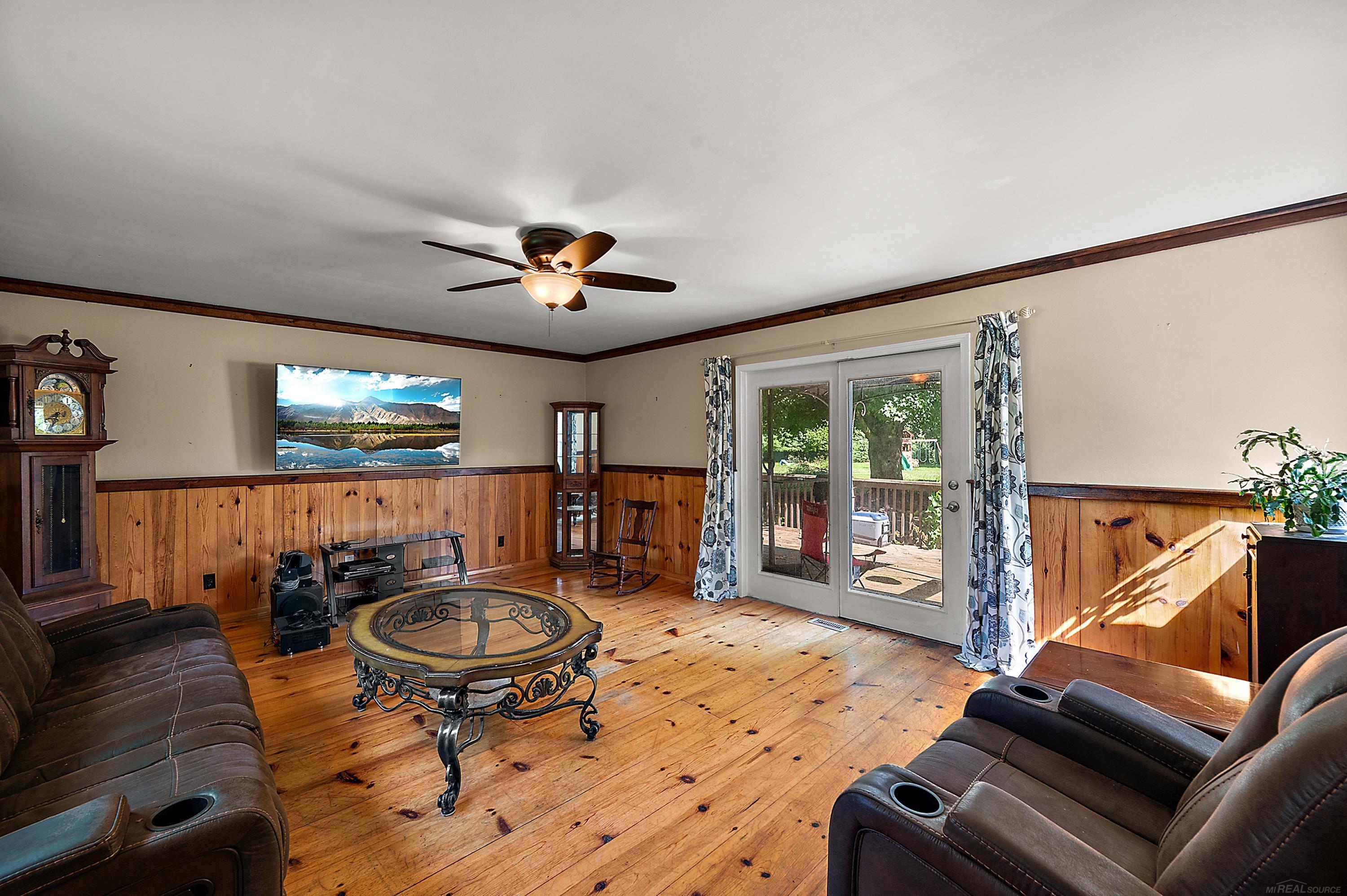 149 East Hunters Creek Road Lapeer, MI 48446 - Photo 22 of 71 50215016-b4604ecf-0553-472f-8da4-b4b3f1f8ba8d.JPG