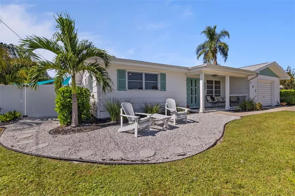 $425,000 | 702 Poinciana Road, Nokomis, FL 34275