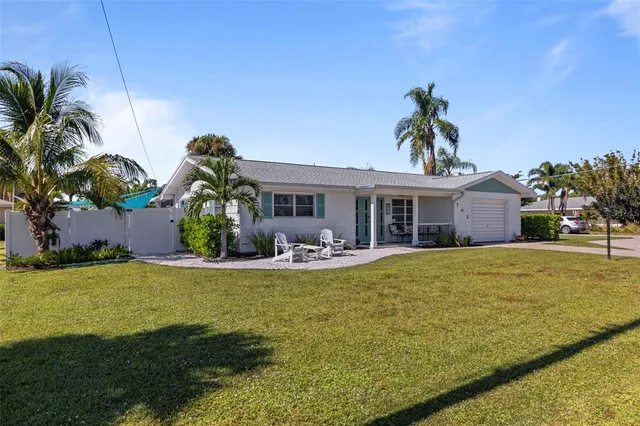 $450,000 | 702 Poinciana Road, Nokomis, FL 34275