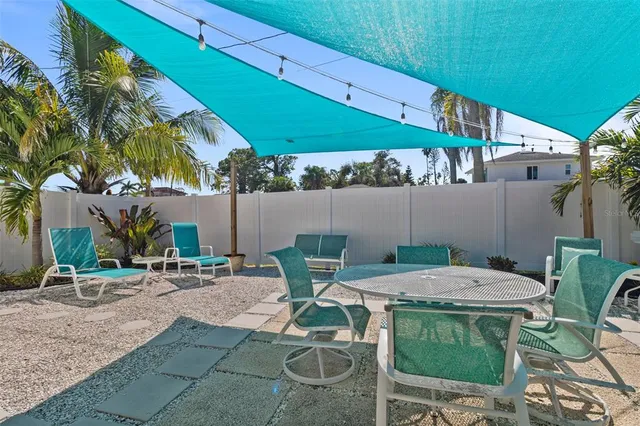 $450,000 | 702 Poinciana Road, Nokomis, FL 34275