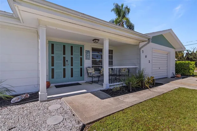 $450,000 | 702 Poinciana Road, Nokomis, FL 34275