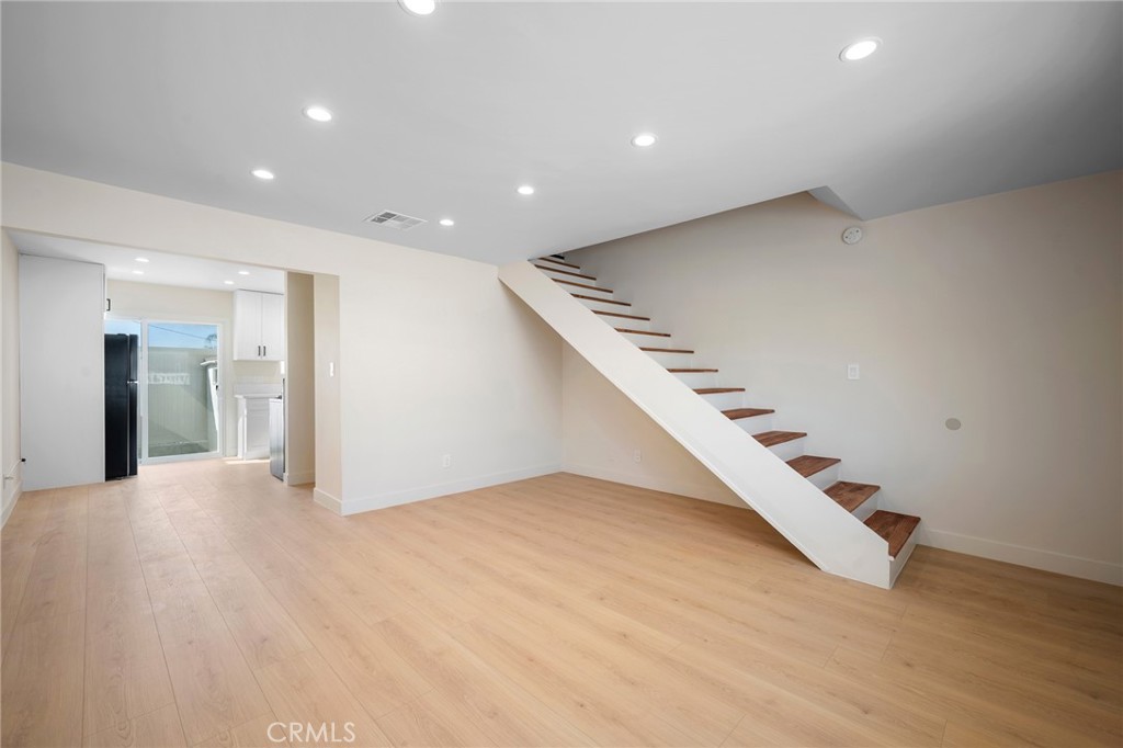 9917 Marcus Avenue, Unit 9917 Tujunga, CA 91042 - Photo 6 of 19