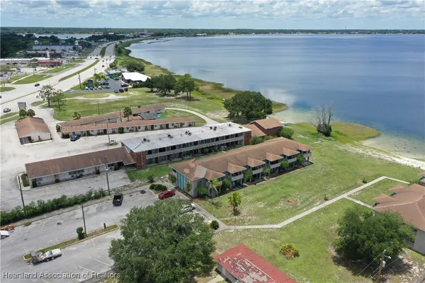 $1,200 | 1011 Lakeview Drive, Sebring, FL 33870