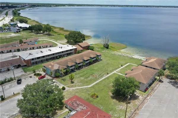 $1,200 | 1011 Lakeview Drive, Sebring, FL 33870