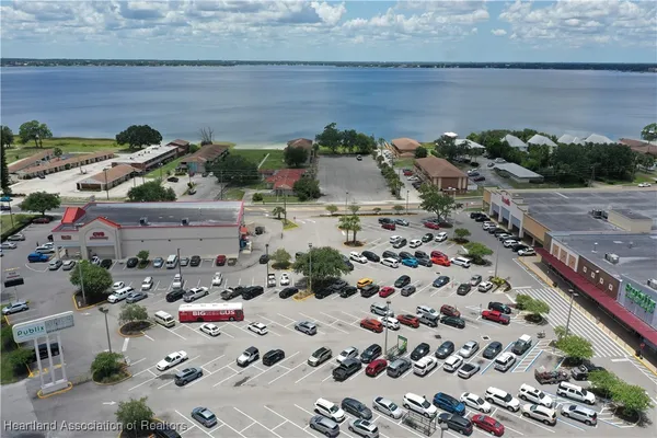 $1,200 | 1011 Lakeview Drive, Sebring, FL 33870