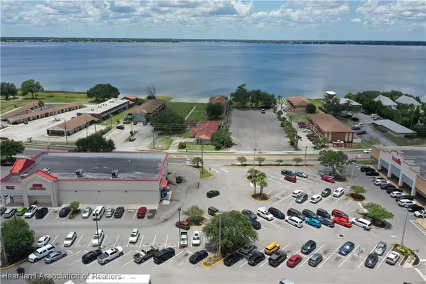 $1,200 | 1011 Lakeview Drive, Sebring, FL 33870