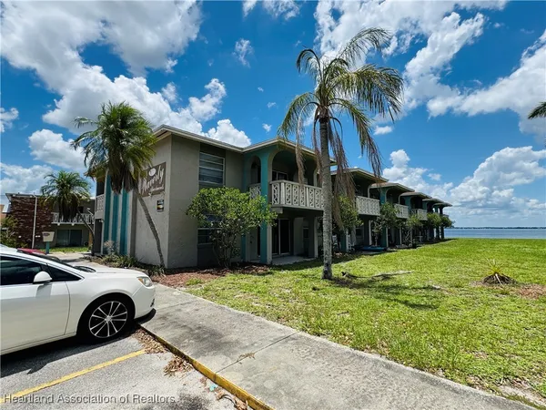 $1,200 | 1011 Lakeview Drive, Sebring, FL 33870