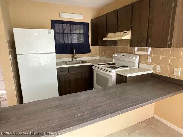 $1,200 | 1011 Lakeview Drive, Sebring, FL 33870