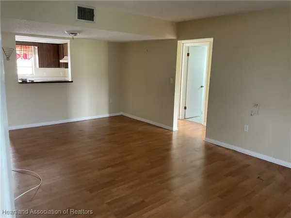 $1,200 | 1011 Lakeview Drive, Sebring, FL 33870