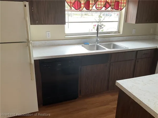$1,200 | 1011 Lakeview Drive, Sebring, FL 33870