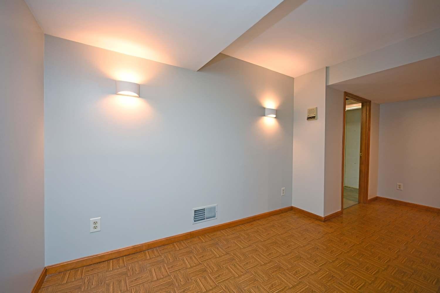 3158 Dickinson Road Cincinnati, OH 45211 - Photo 22 of 31 Gallery Image 22