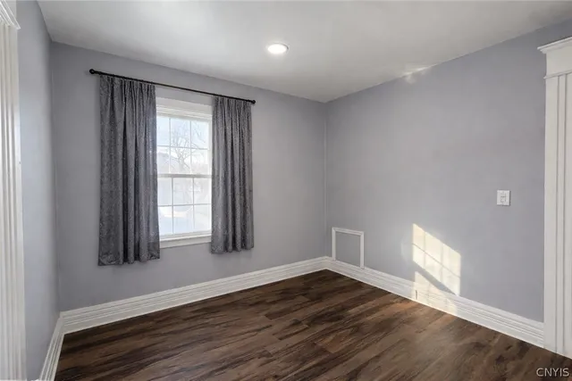 $1,600 | 15 School Street, Auburn, NY 13021