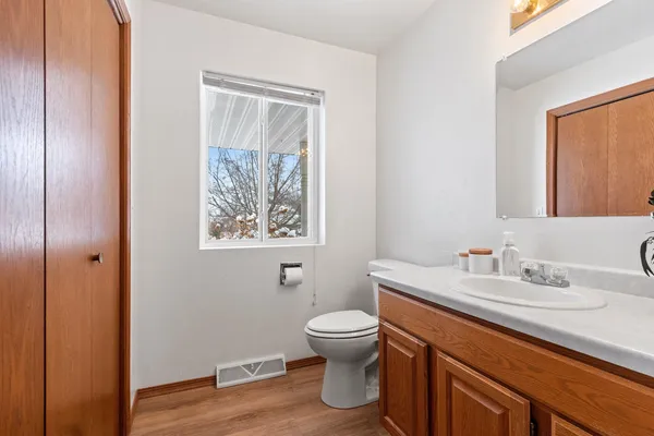 $589,900 | 2700 Maple Hills Drive, Green Bay, WI 54313