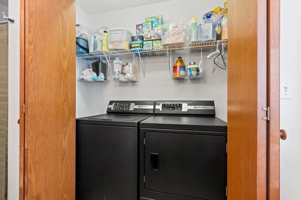 $589,900 | 2700 Maple Hills Drive, Green Bay, WI 54313