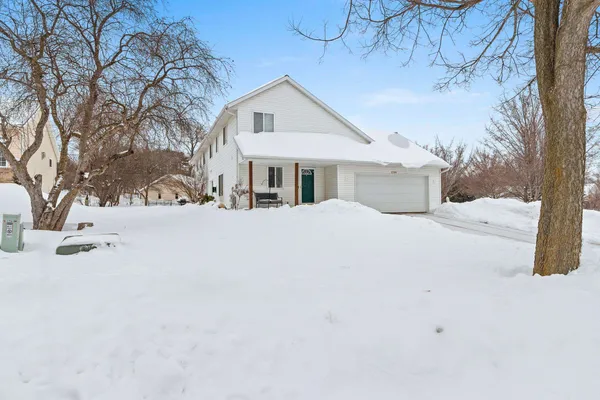 $589,900 | 2700 Maple Hills Drive, Green Bay, WI 54313