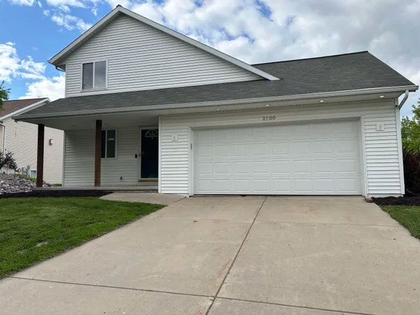 $589,900 | 2700 Maple Hills Drive, Green Bay, WI 54313