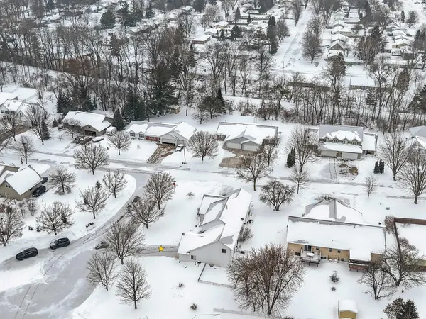 $589,900 | 2700 Maple Hills Drive, Green Bay, WI 54313