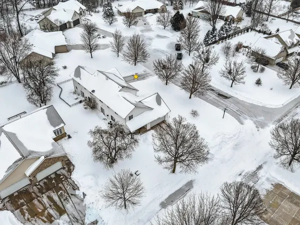 $589,900 | 2700 Maple Hills Drive, Green Bay, WI 54313