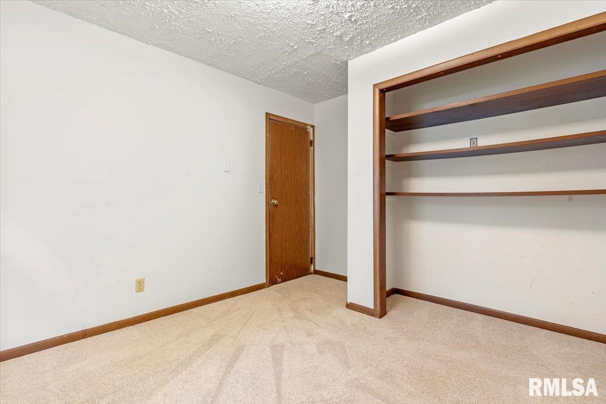 1951 Stonehenge Road Springfield, IL 62702 - Photo 17 of 37