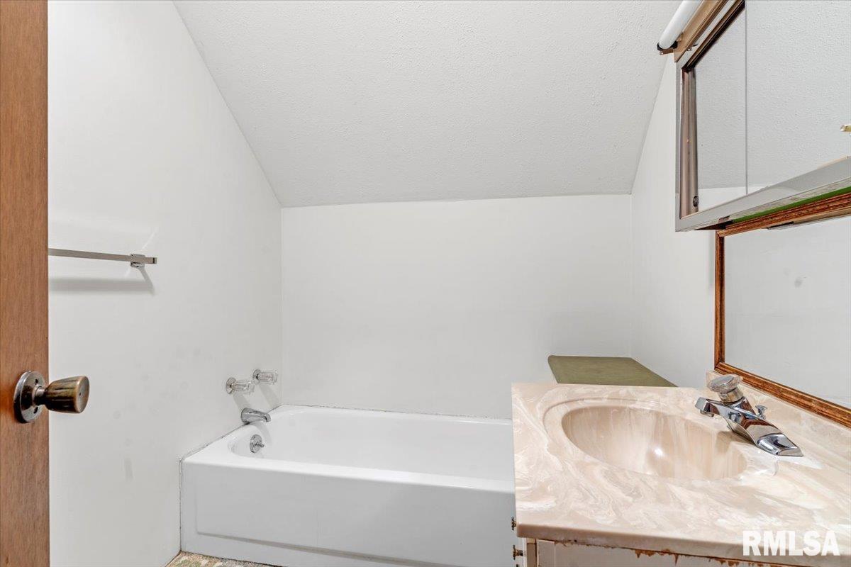 1951 Stonehenge Road Springfield, IL 62702 - Photo 21 of 37
