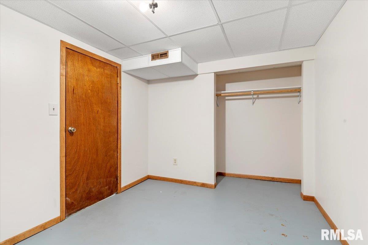 1951 Stonehenge Road Springfield, IL 62702 - Photo 30 of 37