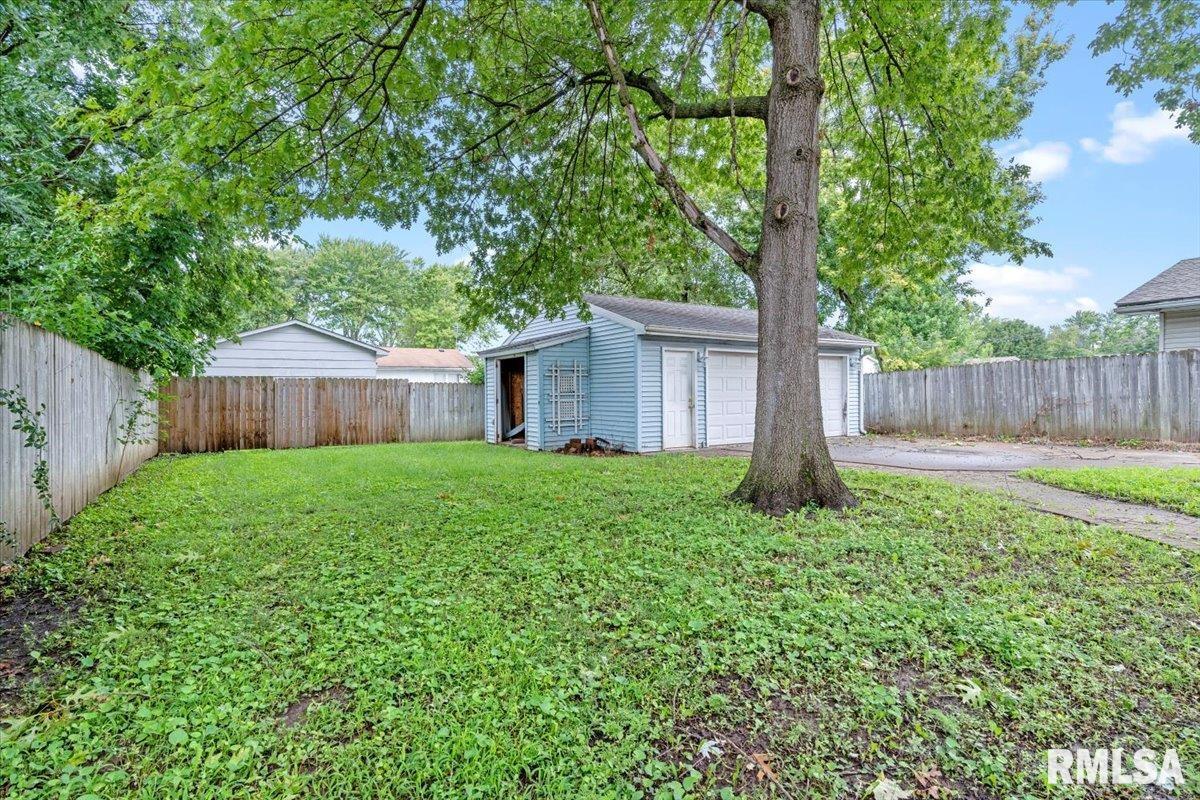 1951 Stonehenge Road Springfield, IL 62702 - Photo 32 of 37
