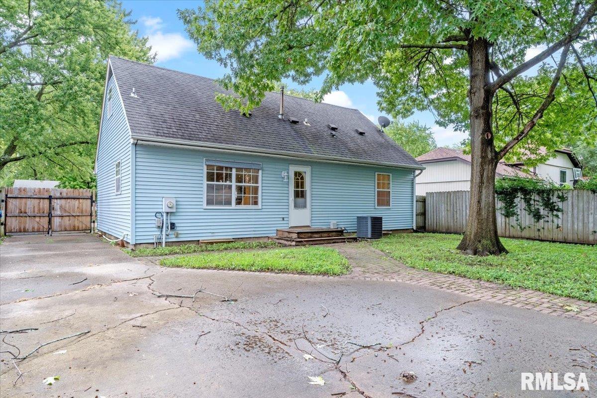 1951 Stonehenge Road Springfield, IL 62702 - Photo 36 of 37