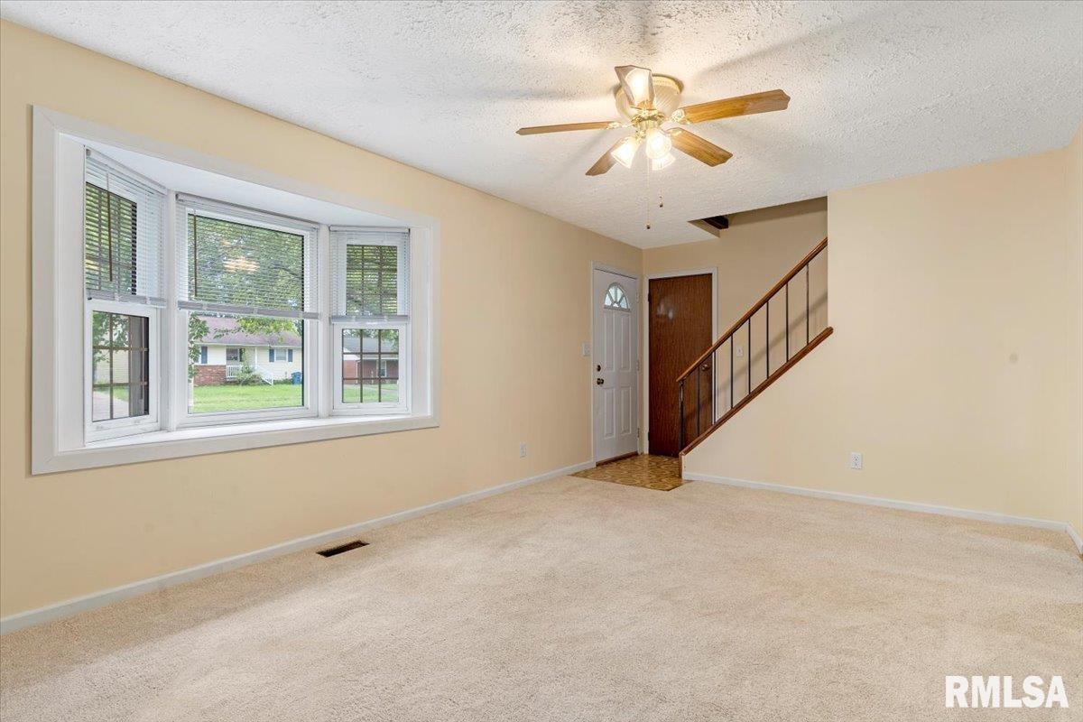 1951 Stonehenge Road Springfield, IL 62702 - Photo 5 of 37