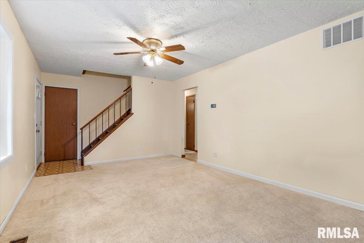 1951 Stonehenge Road Springfield, IL 62702 - Photo 6 of 37