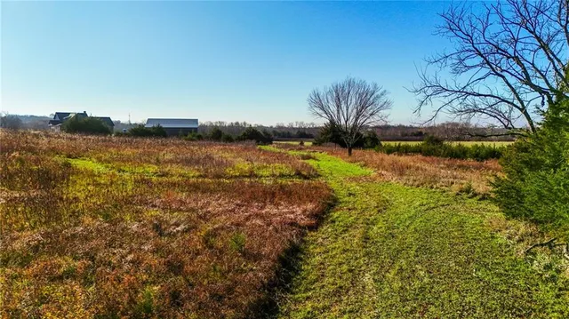 $275,000 | 1587 North 450th Road, Baldwin City, KS 66006