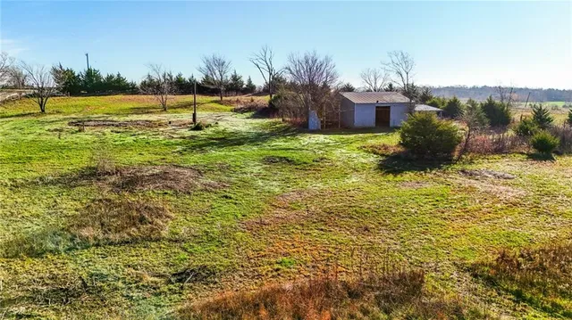 $275,000 | 1587 North 450th Road, Baldwin City, KS 66006