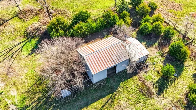 $275,000 | 1587 North 450th Road, Baldwin City, KS 66006