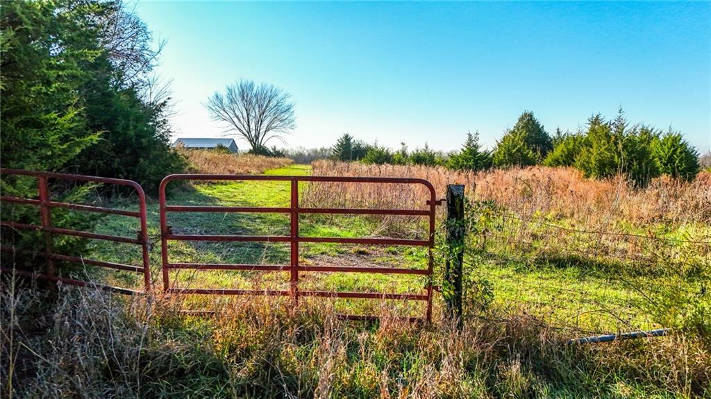 1587 North 450th Road Baldwin City, KS 66006 - Photo 9 of 21