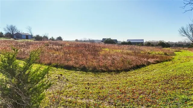 $275,000 | 1587 North 450th Road, Baldwin City, KS 66006