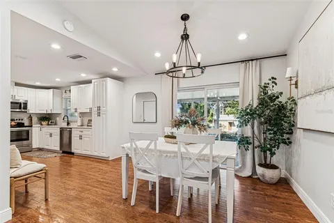 $329,900 | 727 Locust Street, Tarpon Springs, FL 34689